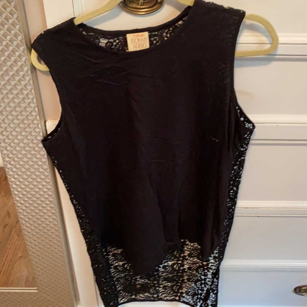 Black sleeveless top with crochet back - Picture 4 of 5